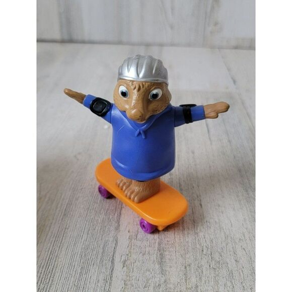 Burger King EB hop bunny rabbit toy figure skateboard - Picture 1 of 4